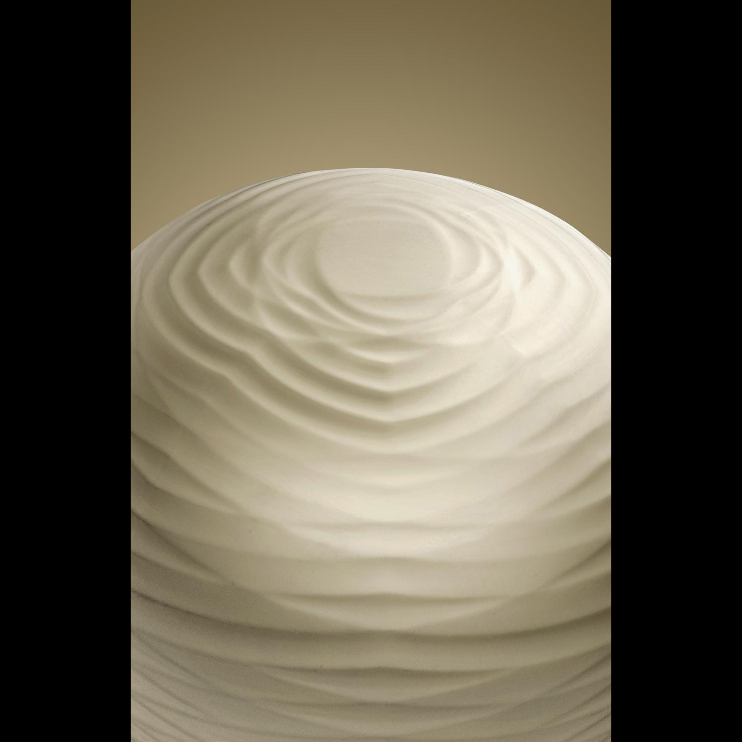 GEM WHITE F