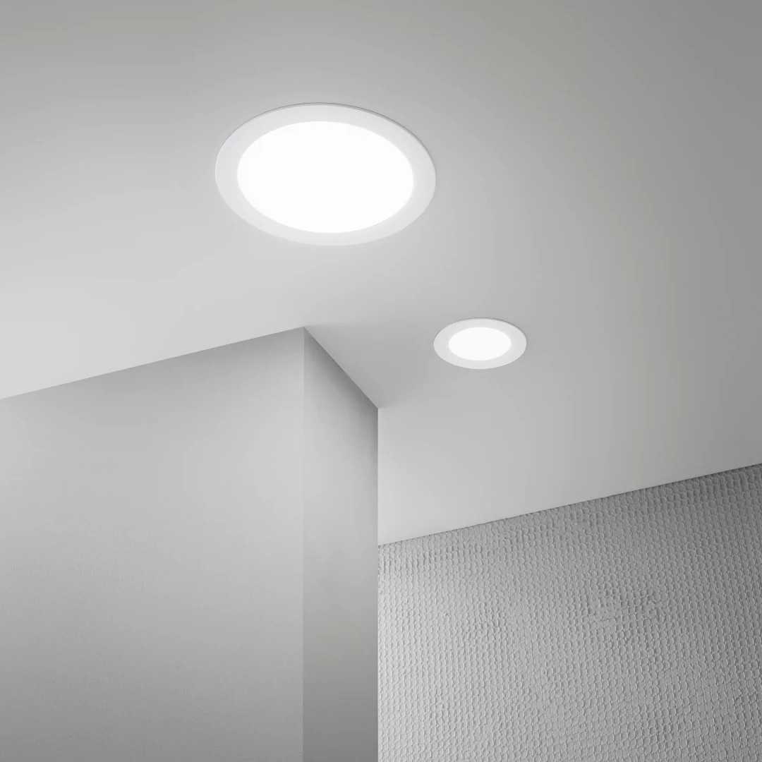 SLIM CCT Intec Lighting – Ultra-Thin Χωνευτό LED Φωτιστικό Οροφής με Επιλογή Θερμοκρασίας Φωτός